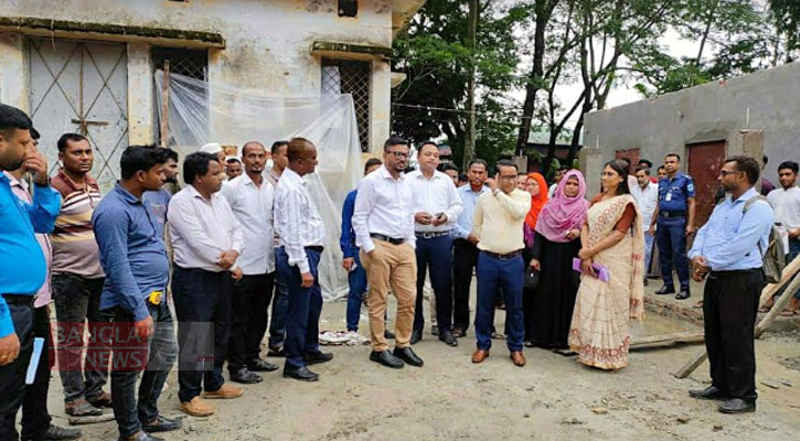 প্রধানমন্ত্রীর কার্যালয় থেকে জাজিরায় আশ্রয়ণ প্রকল্পের কাজ পরিদর্শন