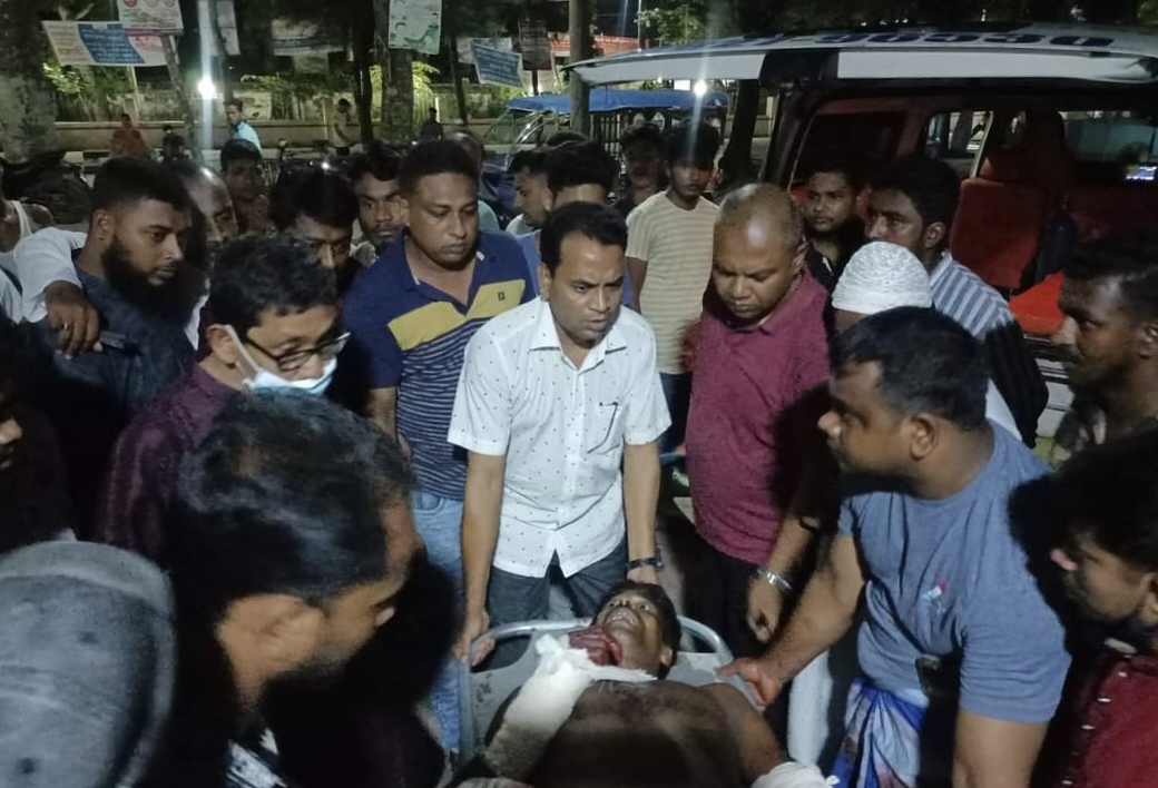 শরীয়তপুরে আওয়ামীলীগের নেতা কজ্বী কর্তন!