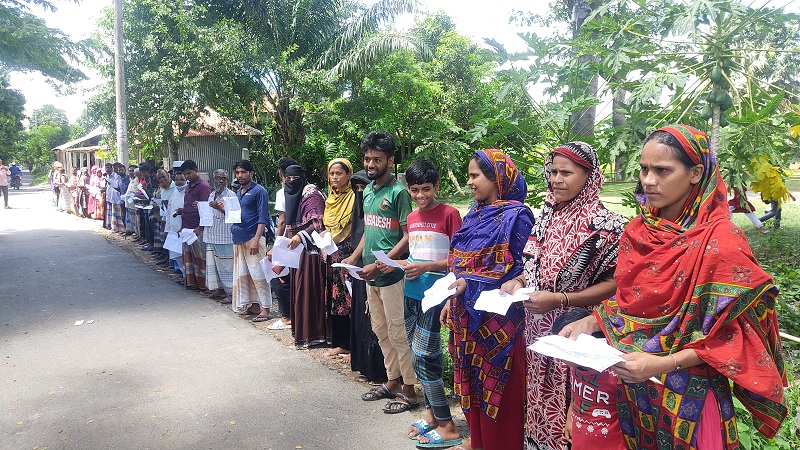 ডামুড্যায় অতিরিক্ত  বিদ্যুৎ বিল নিয়ে তুলকালাম কান্ড  গ্রাহকদের বিক্ষোভ ও মানববন্ধন,দোষীদের অপসারন দাবী