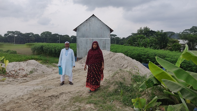 জাজিরায় প্রভাবশালীর বিরুদ্ধে অসহায় পরিবারের জমি  জবর দখলের পায়তারার অভিযোগ