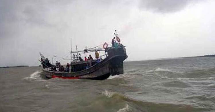 নড়িয়ায় পদ্মায় যাত্রীবাহী ট্রলারে ডাকাতি ‘ নগদ টাকা ও স্বর্ণালংকার লুট