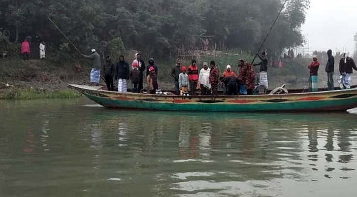 নড়িয়ায় নৌকা থেকে কীর্তিনাশা নদীতে পড়ে যুবক নিখোঁজ
