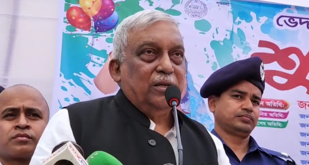 ঢাকার বিস্ফোরনে এখনও নাশকতার আলামত পাওয়া যায়নি-স্বরাষ্ট্রমন্ত্রী