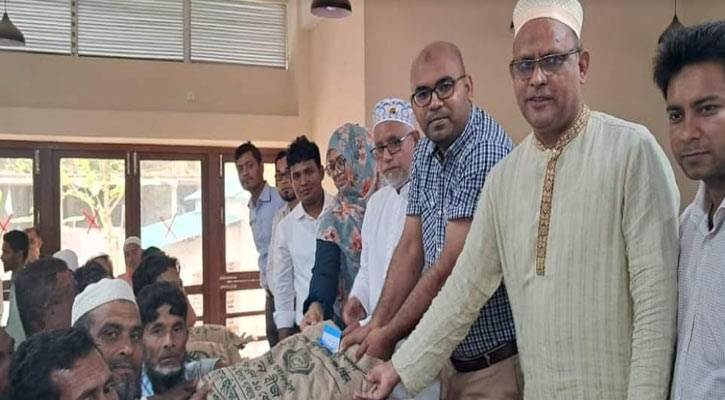 ভেদরগঞ্জে কৃষকদের মাঝে আউশ ধান,পাটেরবীজ ও-সার বিতরণ