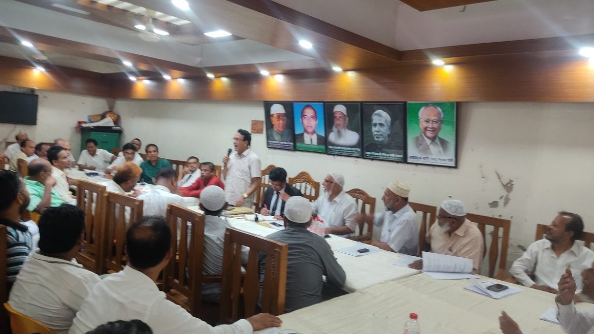 শরীয়তপুর জেলা আইনজীবি সমিতির টাকা আতœসাতের দায়ে অনিদিষ্ট কালের জন্য দুই সভাপতির পদ স্থগিত ও চেম্বার বাতিল