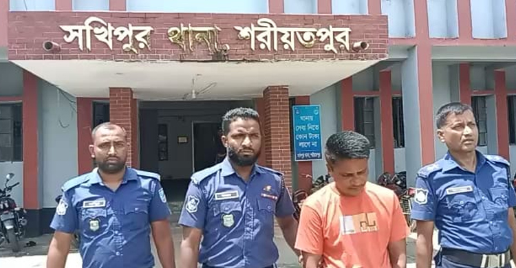 গোসাইরহাট থেকে চোরাই মোটরসাইকেলসহ ইউপি মেম্বার আটক
