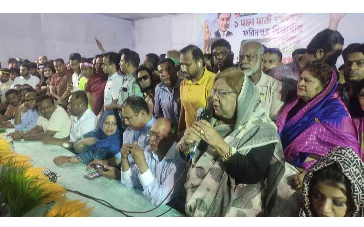 নিজেদের মুক্ত করতে খালেদা জিয়াকে মুক্ত করে তার চিকিৎসা নিশ্চিত করতে হবে- সেলিমা রহমান