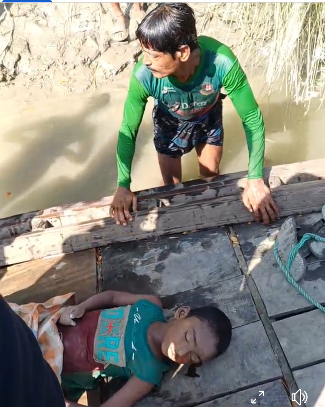 এখনো নিখোঁজ মা , একদিন পর মিললো বড় ছেলের মরদেহ