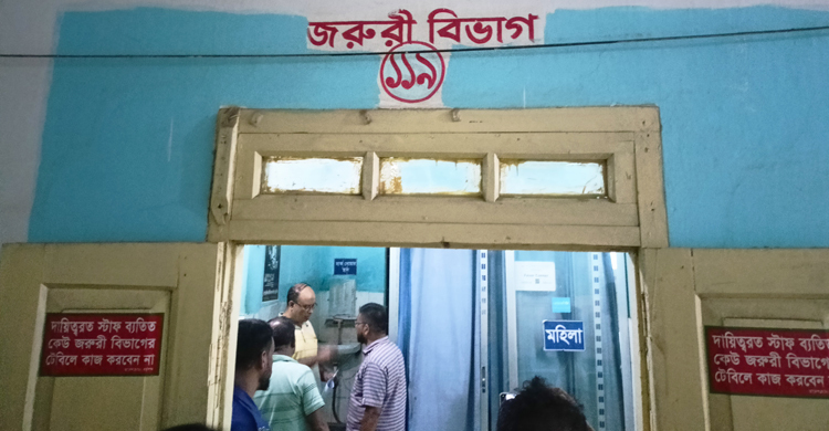 শরীয়তপুরে আহত দুলাভাইকে দেখতে যাওয়ার পথে ট্রলির ধাক্কায় কলেজছাত্র নিহত