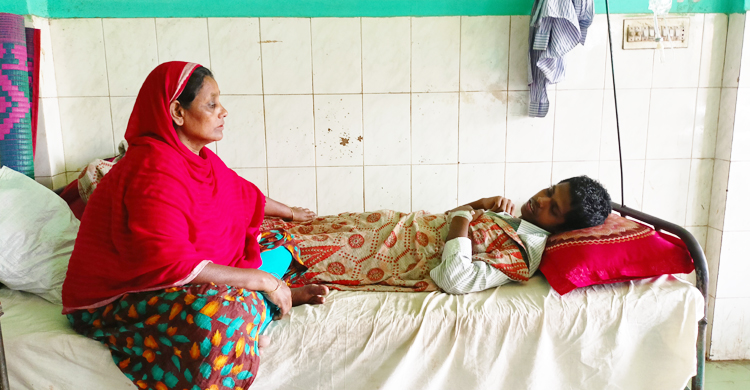 লিবিয়া ফেরত ৩ তরুনের বর্ননা, পা ফ্যানের সঙ্গে বেঁধে মাথা পর্যন্ত পেটাত!