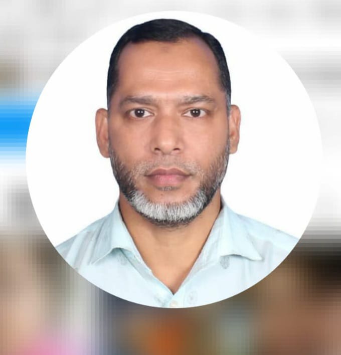 আঃ হামিদ সাকিদার সরকারী প্রাথমিক বিদ্যালয়ের (ভারপ্রাপ্ত) প্রধান শিক্ষক নিজামূল হক শ্রীঘরে