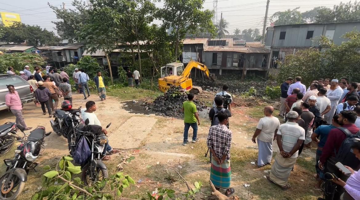 ৩০ বছরপর শরীয়তপুর পৌর এলাকার খাল উদ্ধার অভিযান চলছে