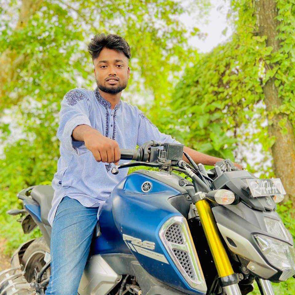 শরীয়তপুরে গাছের সাথে ধাক্কায় এক মোটরসাইকেল চালক নিহত