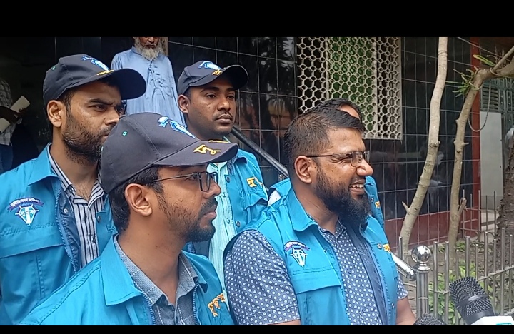 শরীয়তপুরে সাবরেজিষ্ট্রি অফিসে দুদকের অভিযান।