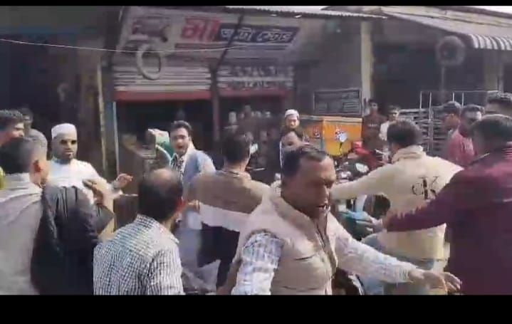 শরীয়তপুরের নড়িয়ায় বিএনপি জামাত সংঘর্ষে কমপক্ষে ৩০ জন আহত