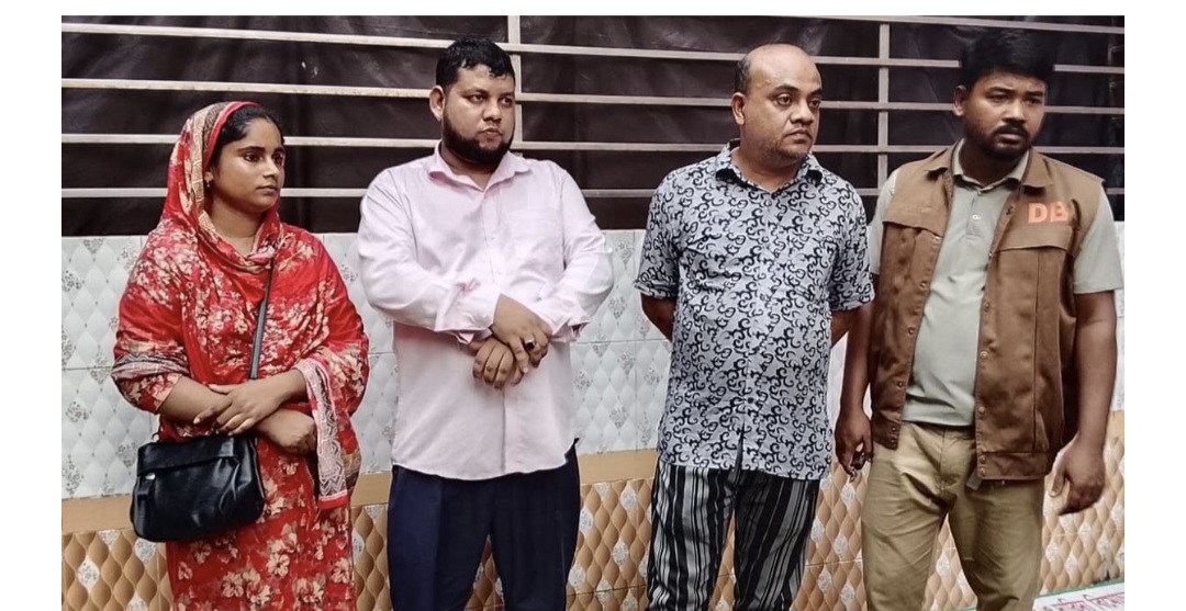 আঙ্গারিয়া ক্ষুদ্র ব্যবসায়ী সমবায় সমিতির কর্মকর্তাদের বিরুদ্ধে ২০ কোটি টাকা আত্মসাতের অভিযোগ, পুলিশের হস্তক্ষেপে টাকা পরিশোধে স্বীকার ॥